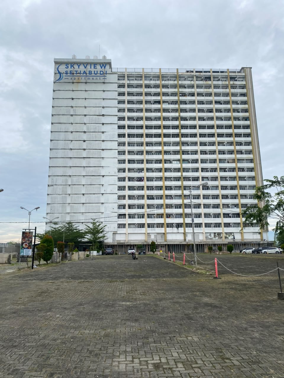 Gedung apartemen Skyview Setiabudi lokasi GUMIR Haven